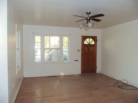 3rd image of 806 S 8th St