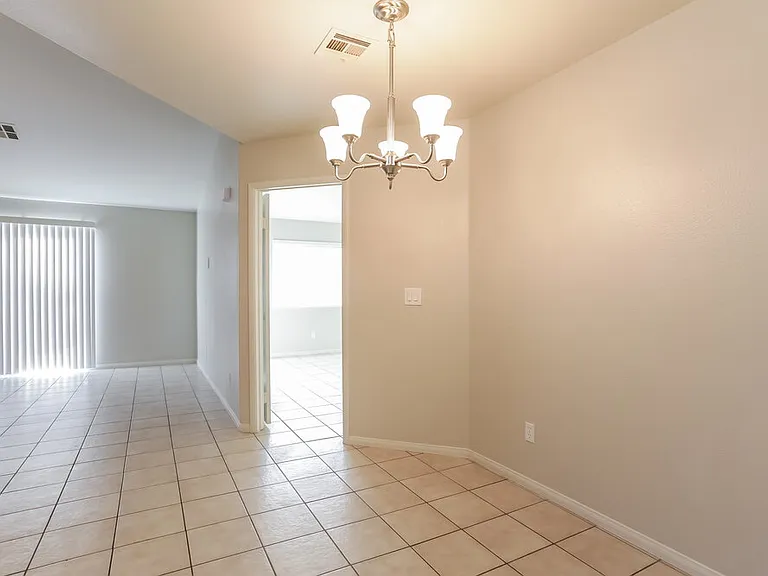 477 Wright Way — Photo 5