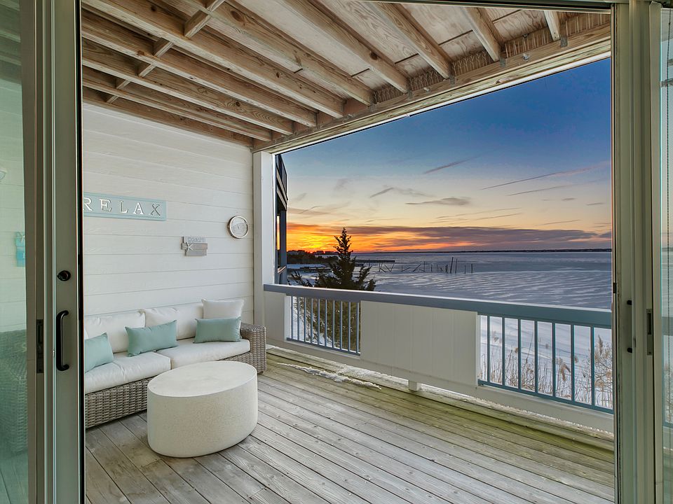 1st image of 260 Dune Rd #101G