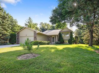 4700 Ranchview Ln N, Plymouth, MN 55446