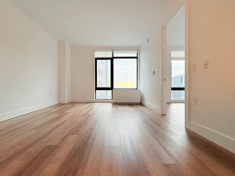 228 E 135th St #601 — Photo 4