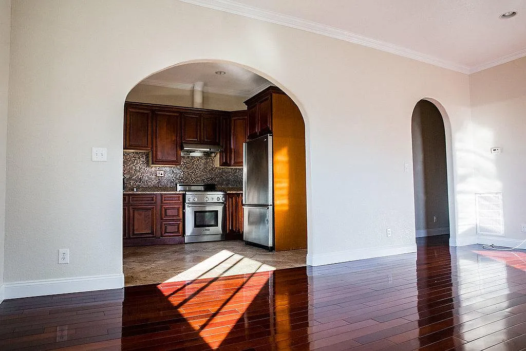 3 bed, 1250 sqft, $3,950 — Photo 4