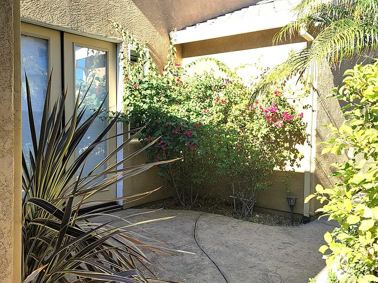 533 Stirling Ct — Photo 30