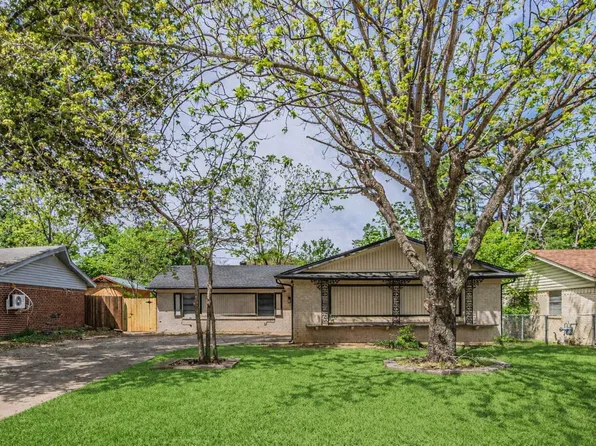 1612 Warren Ln, Fort Worth, TX 76112