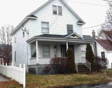 333 2nd St, Blakely, PA, 18447