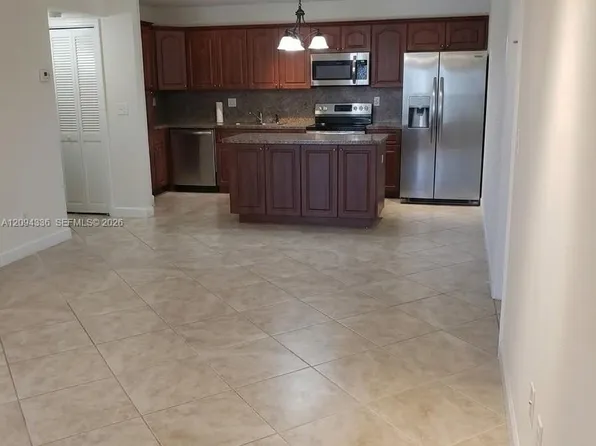 7963 SW 104th St APT 210-A, Miami, FL 33156