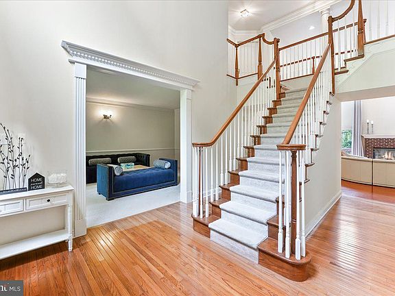 5th image of 125 Shelbourne Ln