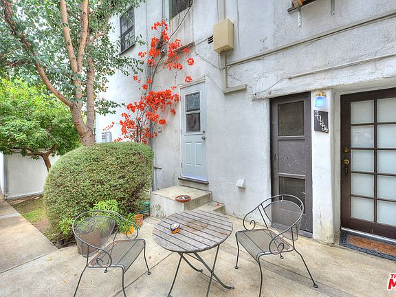 4th image of 3055 Hollycrest Dr