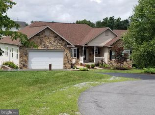 37 Devereaux Ter, Falling Waters, WV 25419