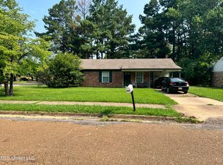 2760 Shady Grove Dr, Horn Lake, MS 38637
