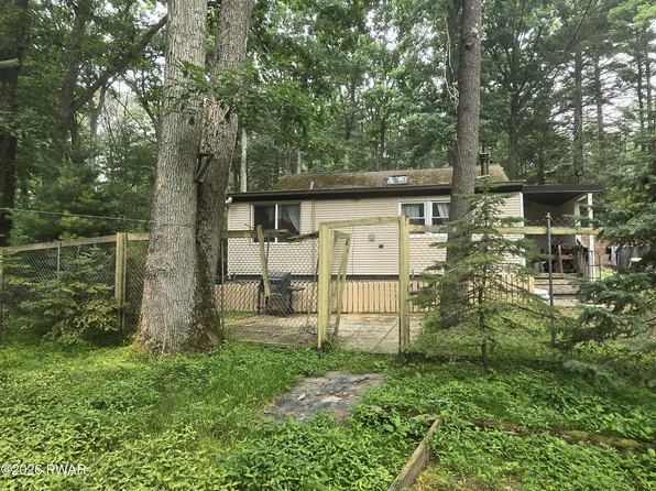 100 Grace Rd, Shohola, PA 18458
