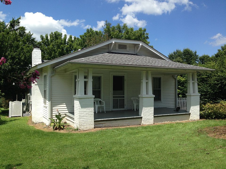 Nice covered front porch