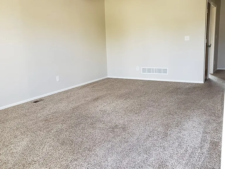 922 E 24th Street Ln — Photo 11