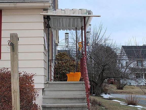 3rd image of 3638 Lanark Rd