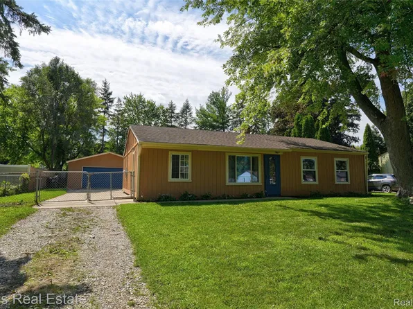 2479 Liter Rd, Orion, MI 48359
