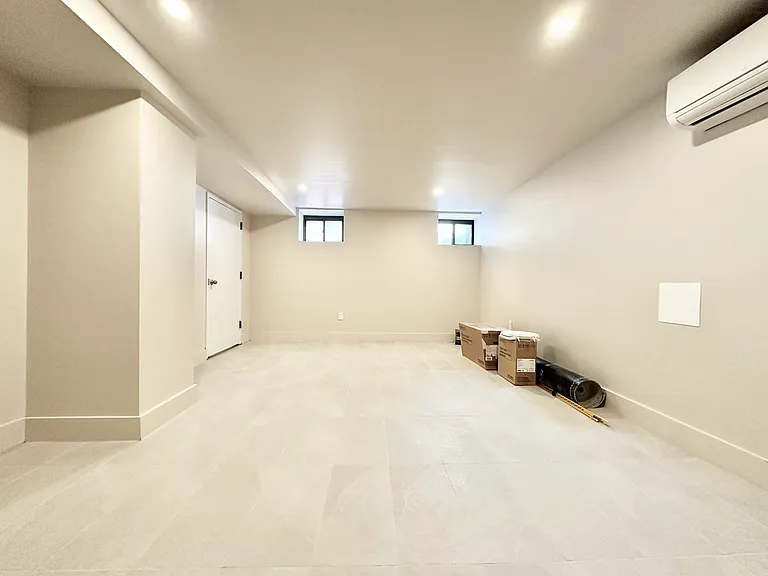 1381 Jefferson Ave #1A — Photo 13