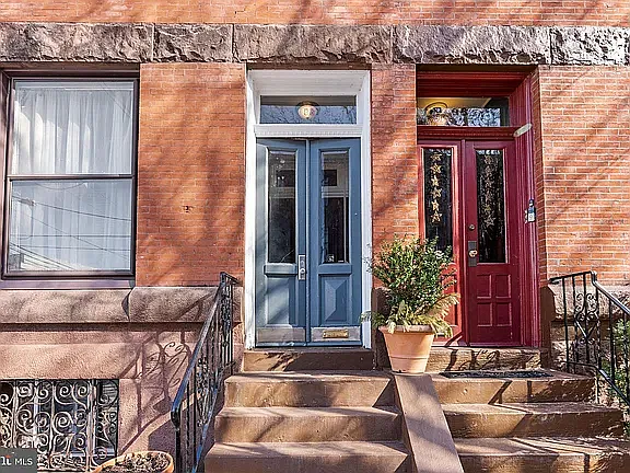 2 bed, 1100 sqft, $2,100 — Photo 2