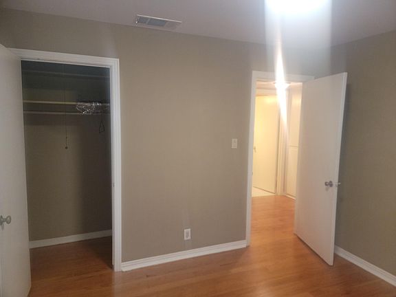 5th image of 2824 14th Ave #1