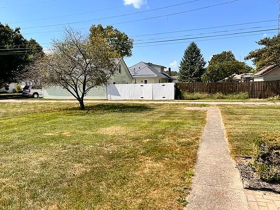 4th image of 2831 Indiana Ave