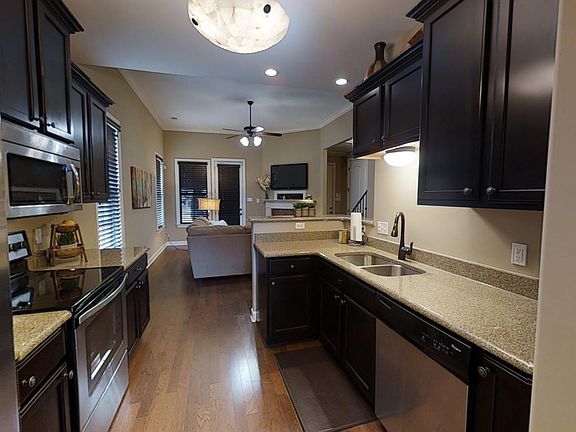 5th image of 1931 S Bend Dr