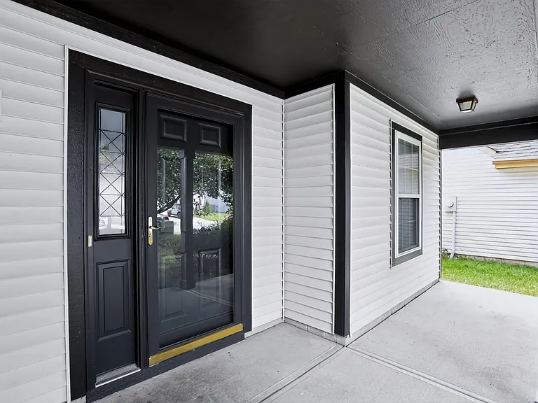 5439 Lake Boggs St — Photo 4