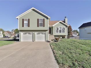 900 Courtland Ct, Belton, MO 64012