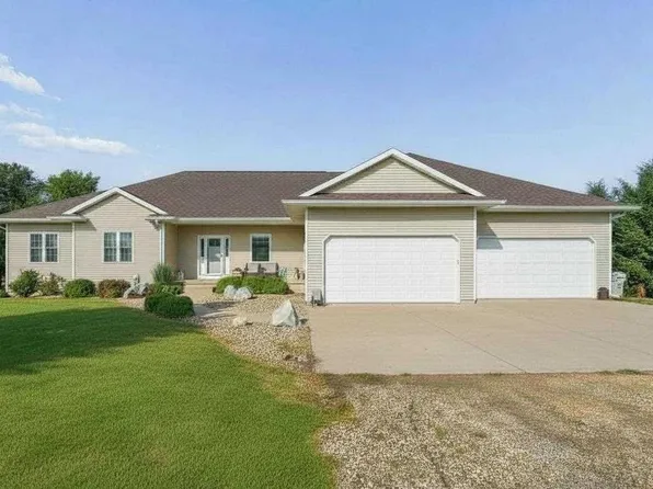 7997 218th Ave, Martelle, IA 52305