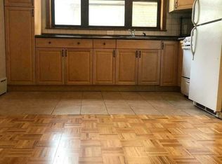 25-27 33rd St REAR 2R, Astoria, NY 11102