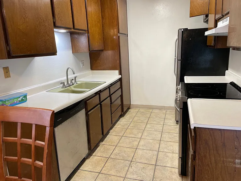 1061 Park Ave — Photo 11