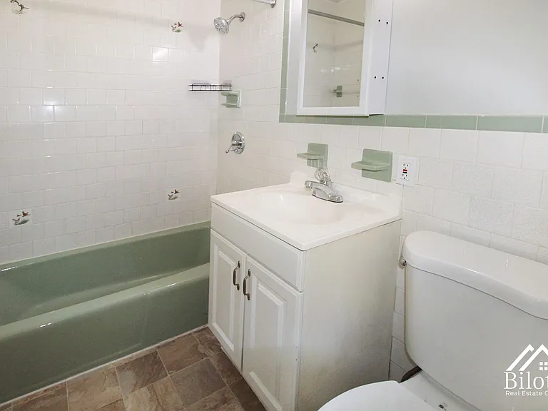1250 South Broadway — Photo 46