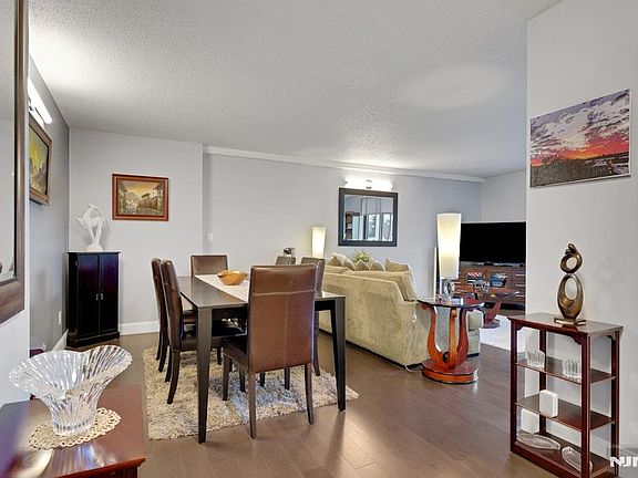 3rd image of 200 Winston Dr APT 106