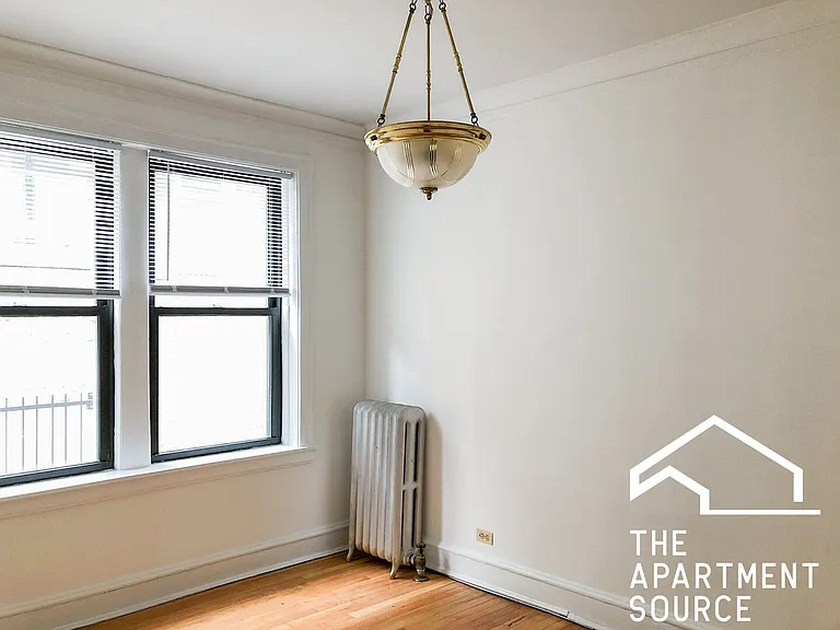 3915 N Greenview Ave #1 — Photo 5
