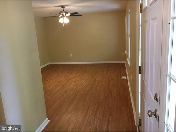 4th image of 134 Brewster St