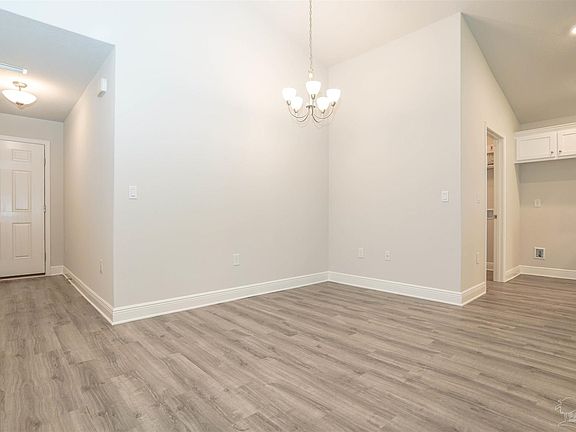 5th image of 5018 Quarter Deck St #2B