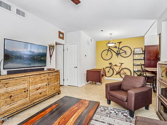 4th image of 154 W 5TH Street #137