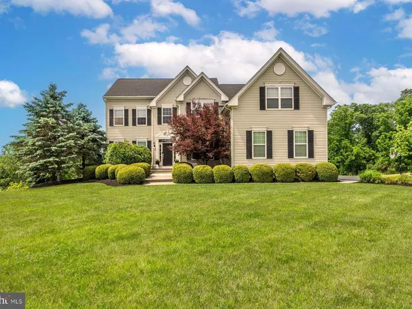 38 Music Mountain Blvd, Lambertville, NJ 08530