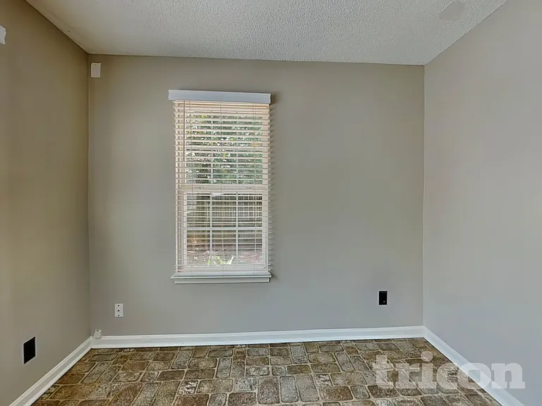661 Rebecca Jane Dr — Photo 13