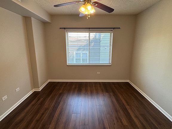 3rd image of 5045 N Northwest Hwy APT 302