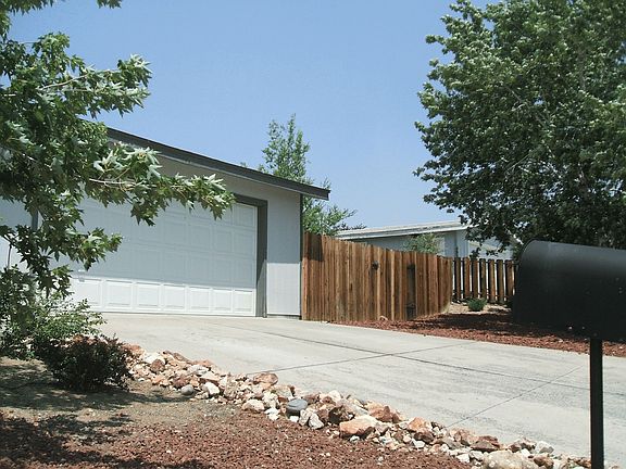 Detached 2 car garage