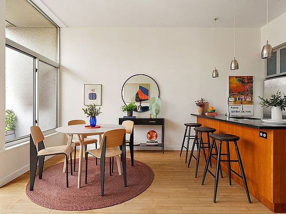 3rd image of 524 Saint Johns Pl APT 4C