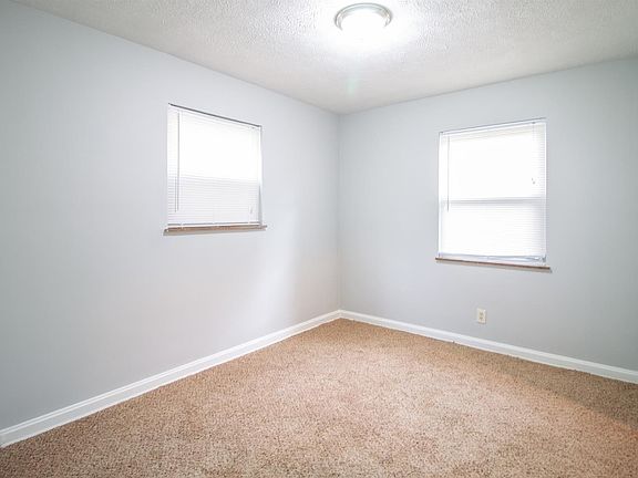 4th image of 1866 Lawn Ave
