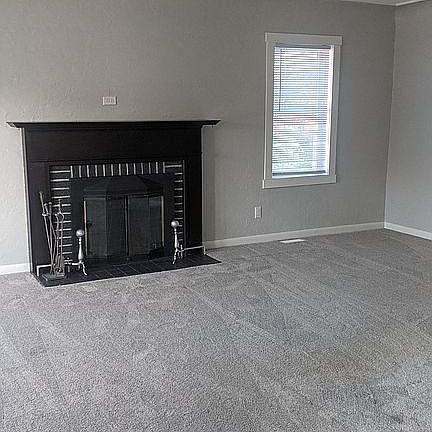 5th image of 623 7th Ave SE