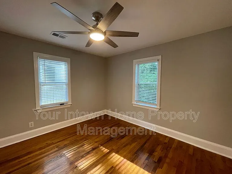 452 Deckner Ave SW — Photo 16