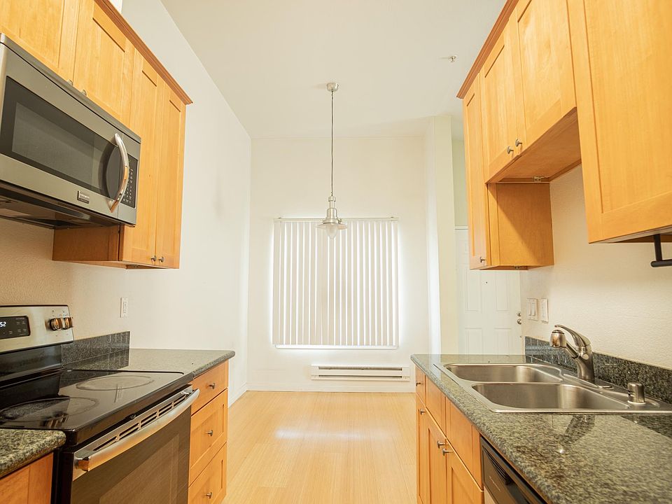 1st image of 2491 Creekside Ct