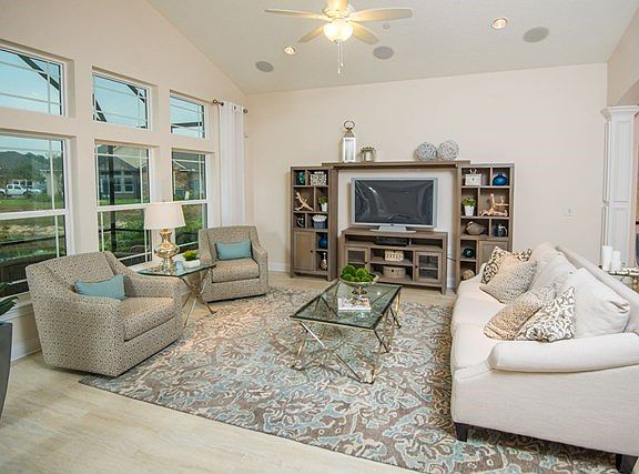 4th image of 382 Seloy Dr