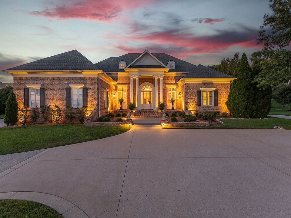 1st image of 812 Legends Glen Ct
