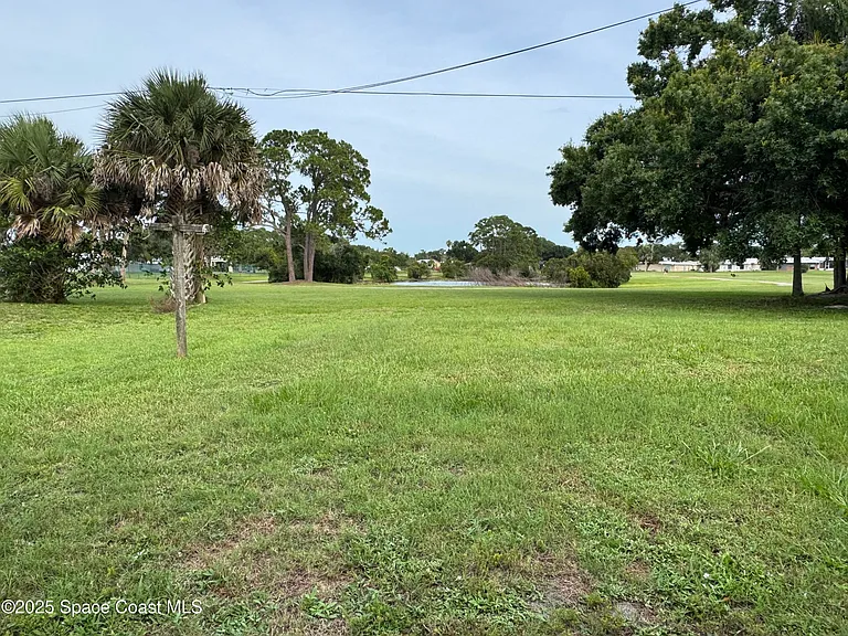 449 Del Monte Rd #A — Photo 11