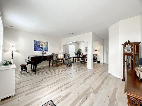 4th image of 9337 Pecky Cypress Way