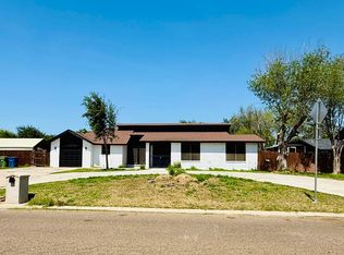 907 Sandy Ln, Laredo, TX 78045