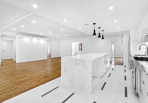 5th image of 213 W 23rd St APT 6N